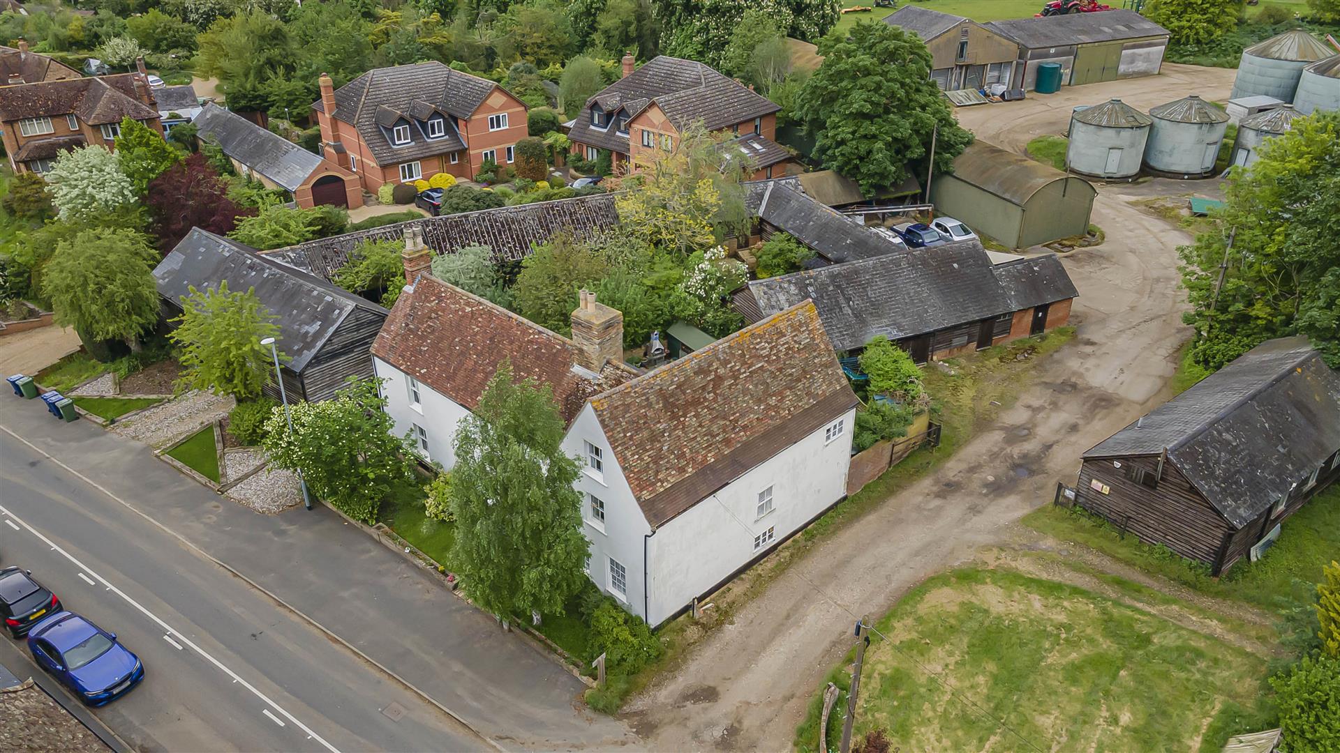 6 Bedroom for sale in Caxton Cheffins Cambridge Sales